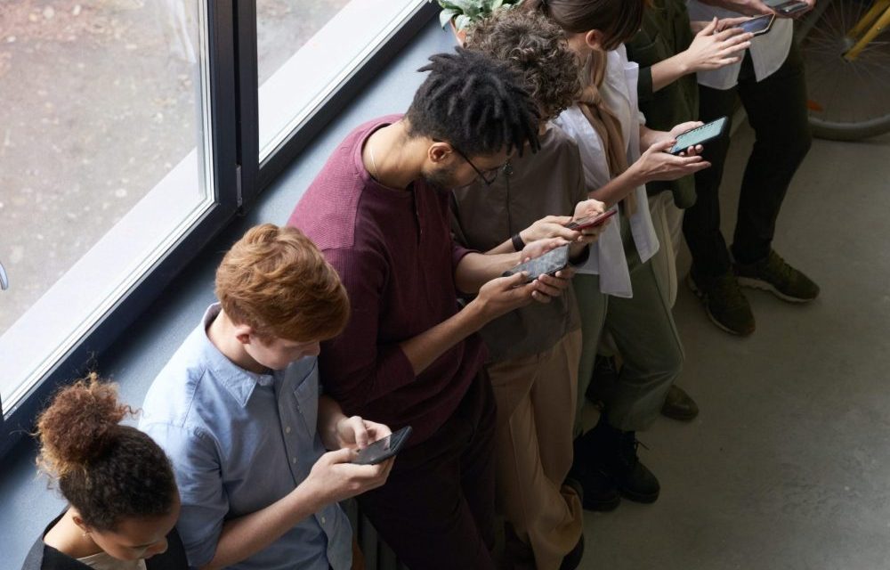 Social media e giovani: risorsa o preoccupazione?